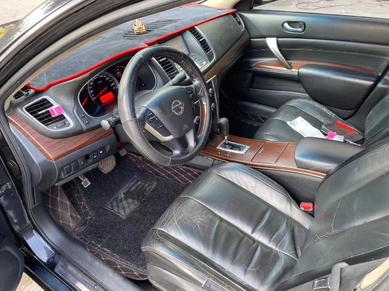 广州10年日产天籁4