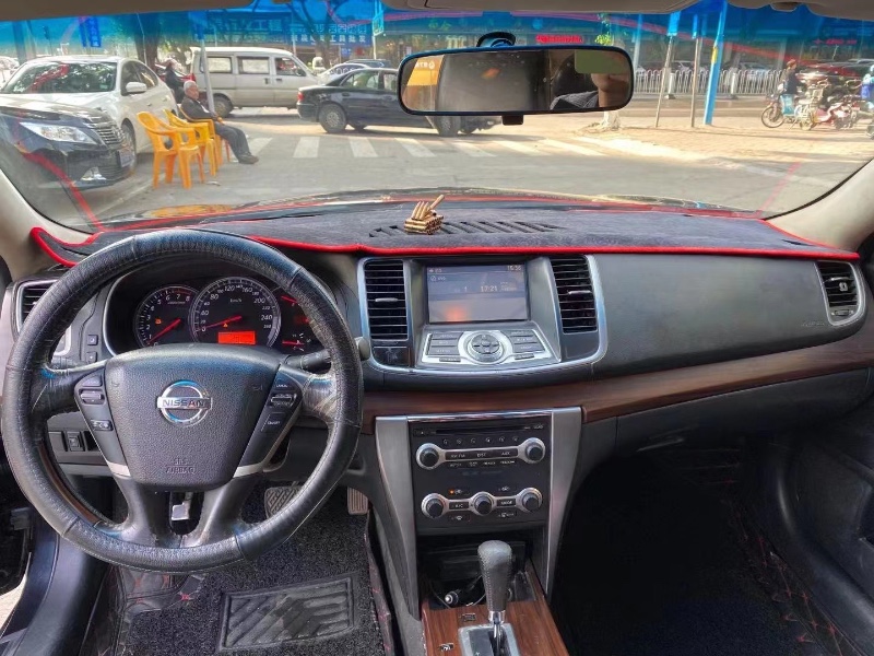 广州10年日产天籁5