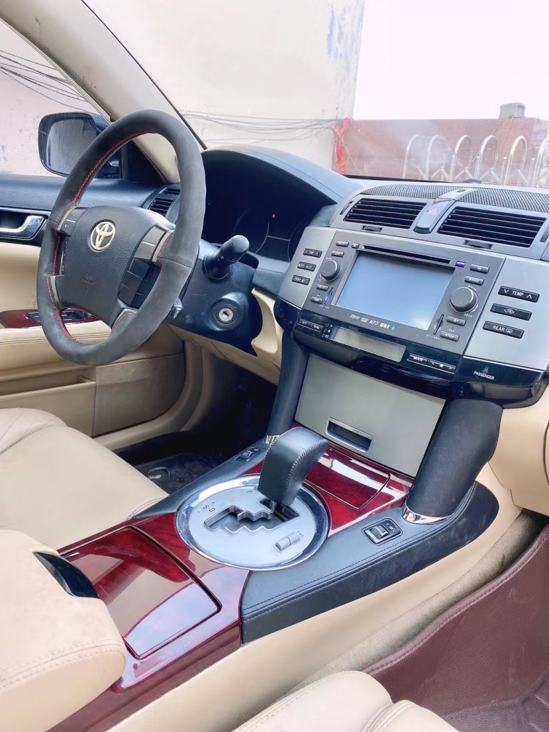 临沂09年丰田锐志6