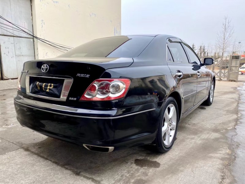 临沂09年丰田锐志8