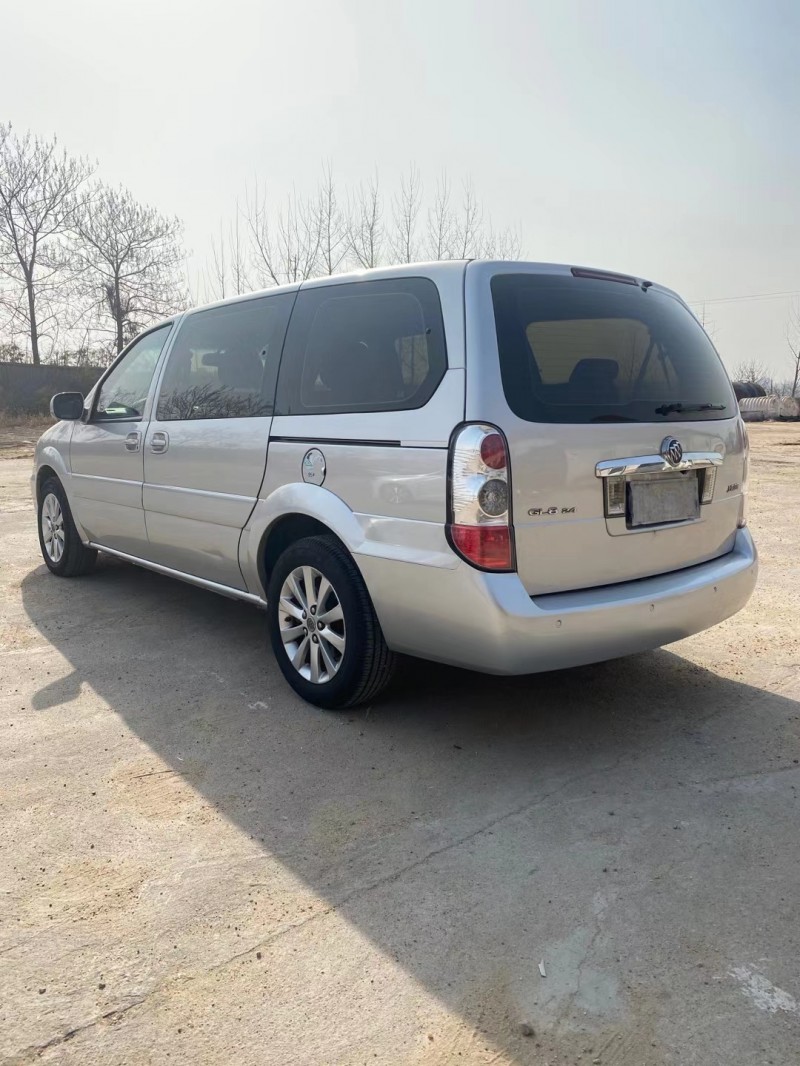 临沂12年别克GL89