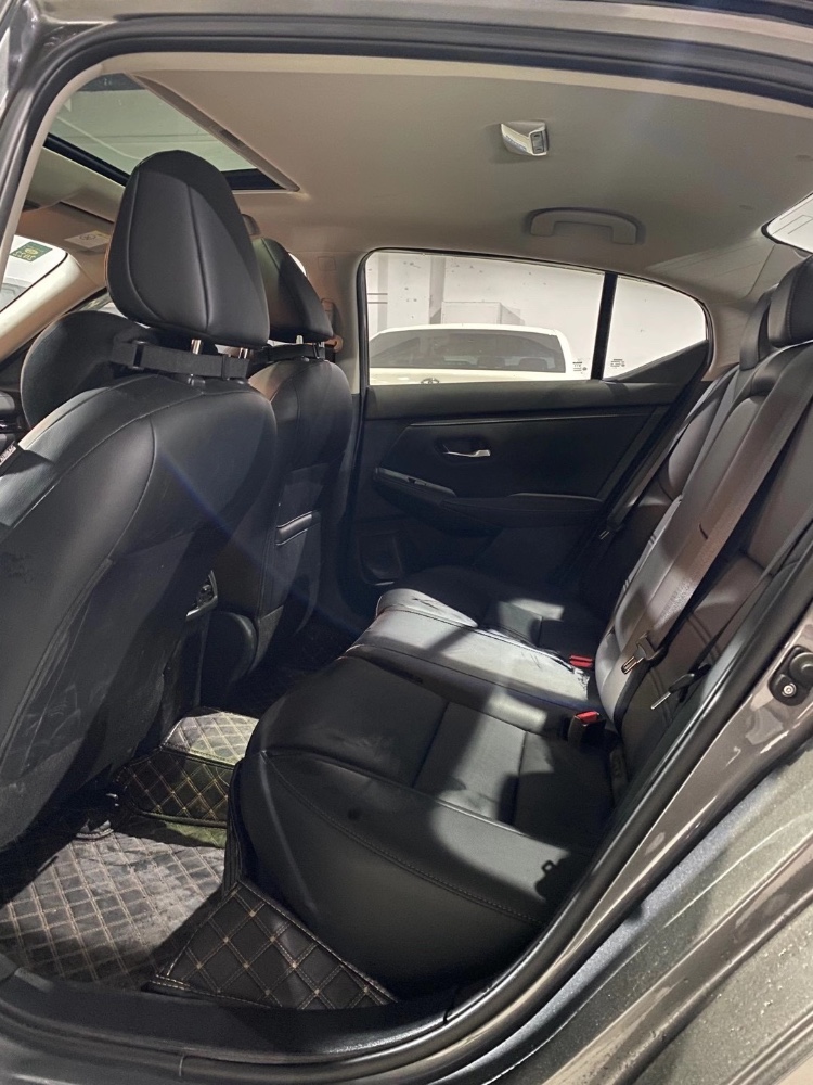 广州20年日产轩逸5