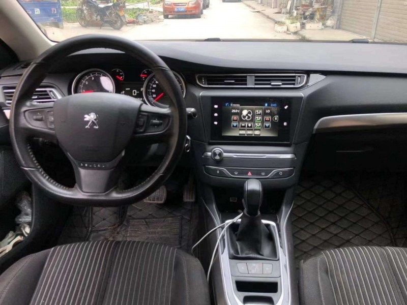 武汉16年标致4085