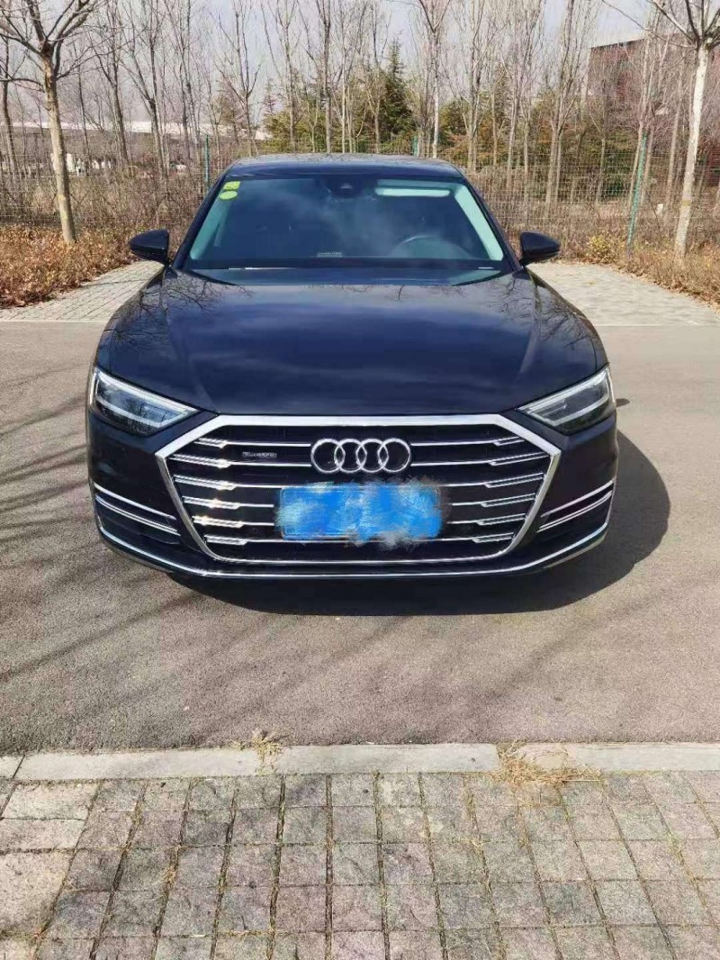 泰安18年奧迪A8L9