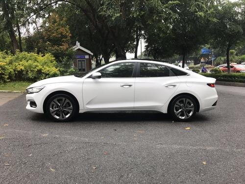 成都20年现代菲斯塔5