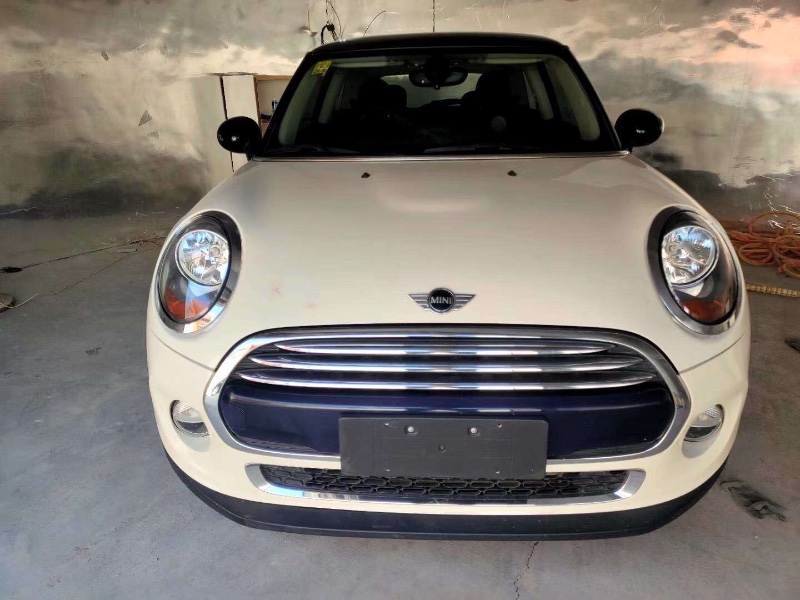 太原16年寶馬MINI1