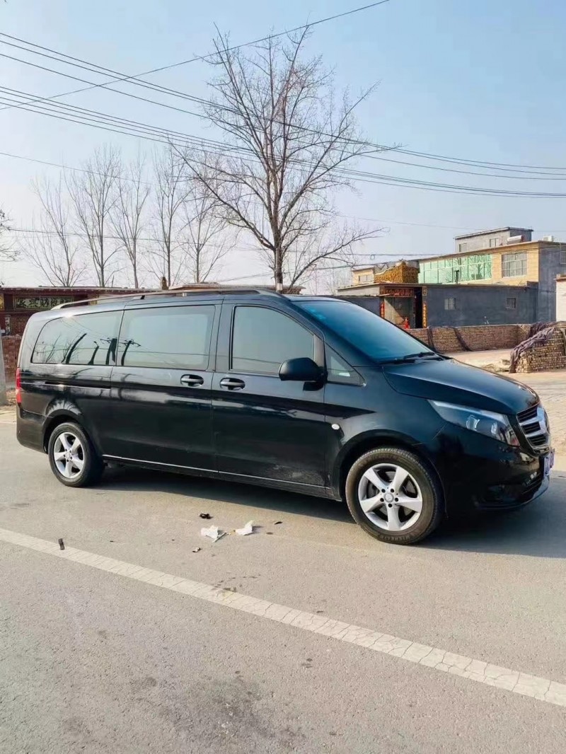 济南17年奔驰威霆4