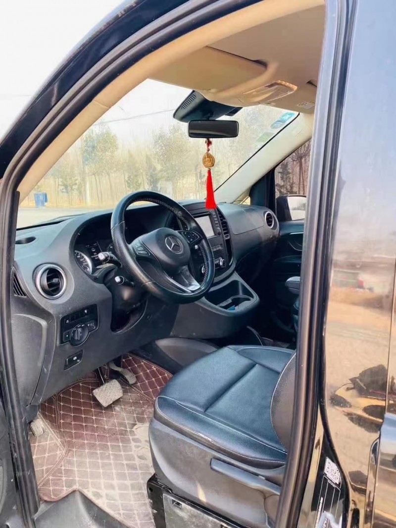 济南17年奔驰威霆3