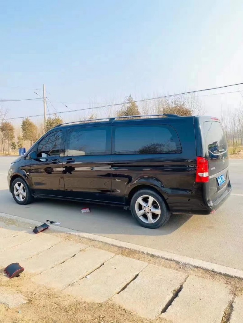 济南17年奔驰威霆7