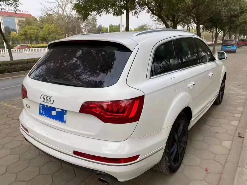 常德10年奧迪Q78