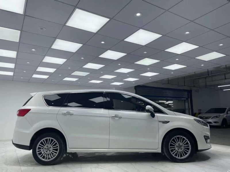 成都18年力帆汽车轩朗2