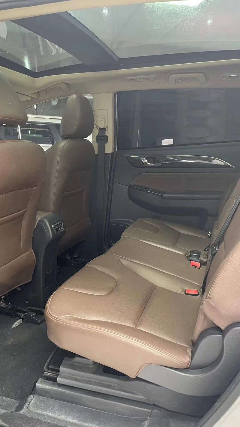 成都18年力帆汽车轩朗7