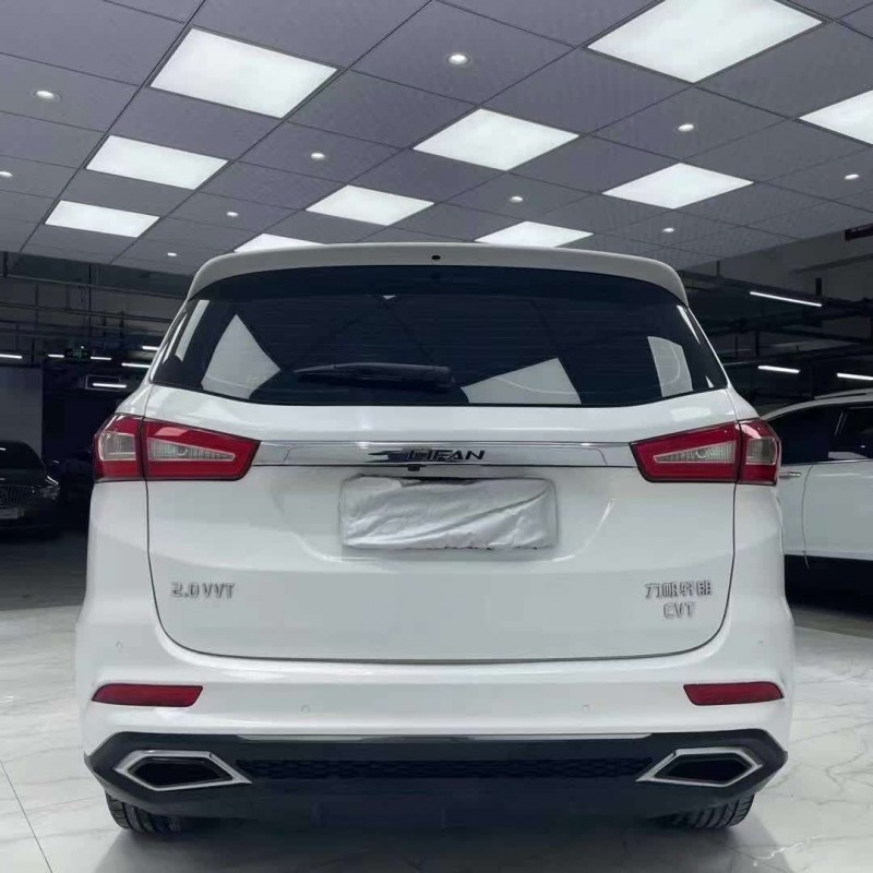 成都18年力帆汽车轩朗8