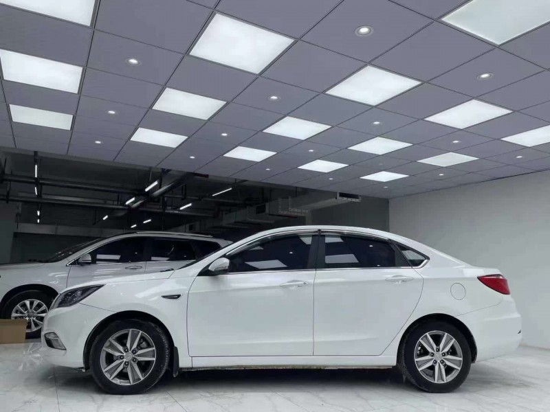 成都17年长安汽车逸动3