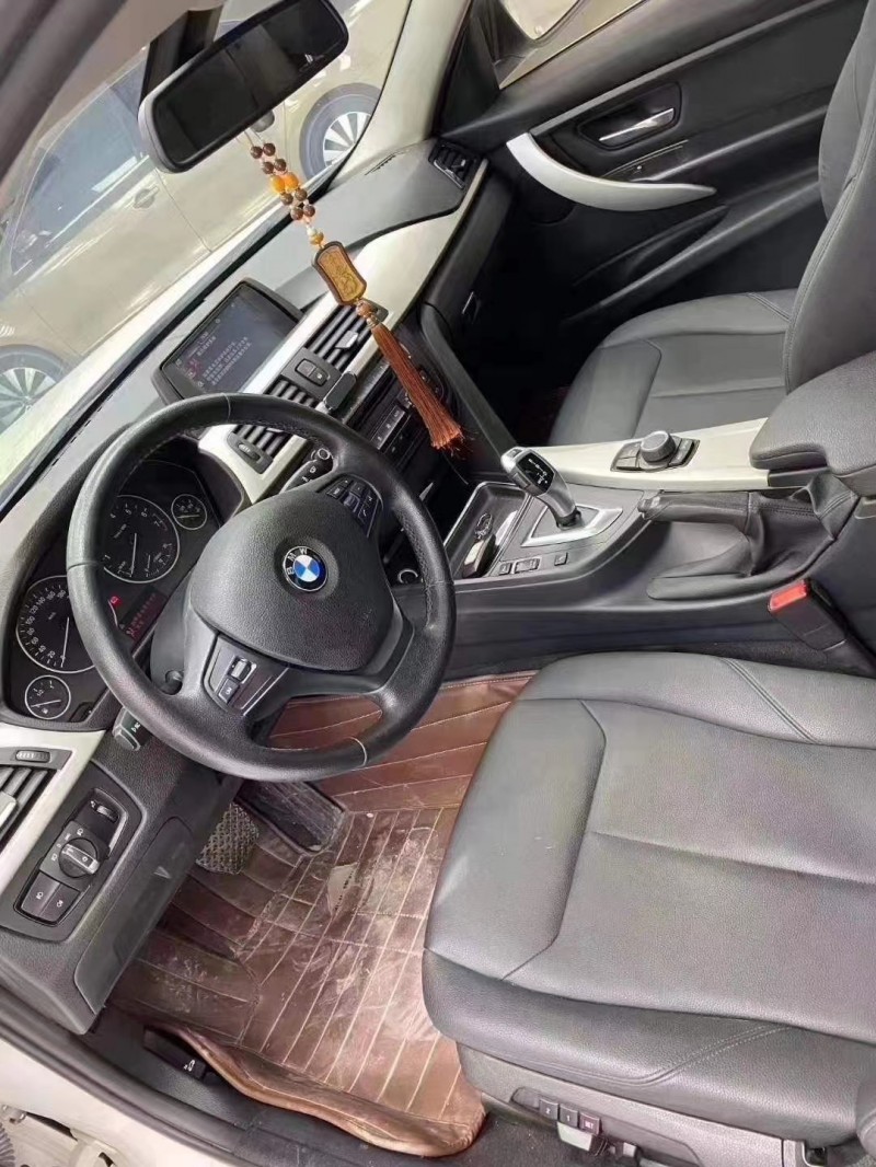 成都15年宝马3系4