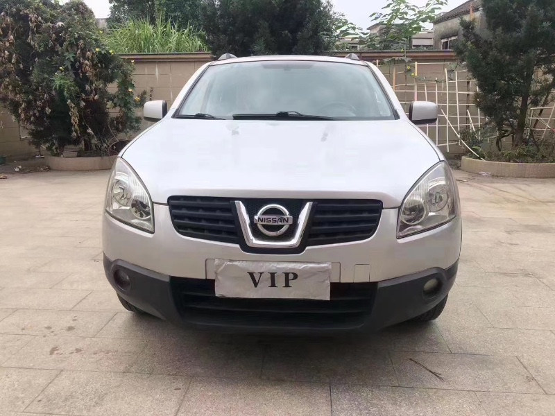 广州12年日产逍客1