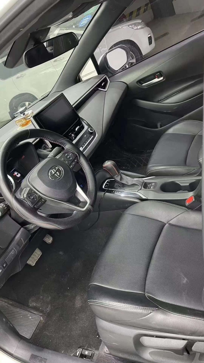 成都19年丰田雷凌3