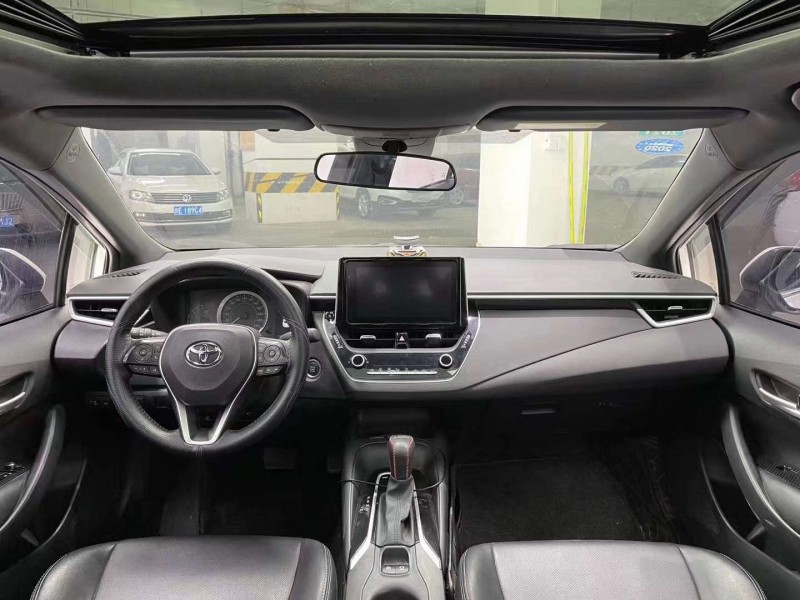 成都19年丰田雷凌5