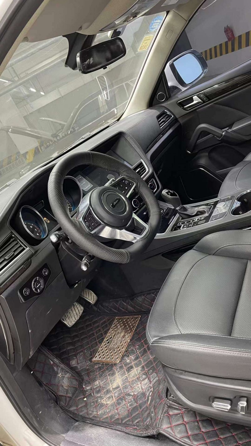 成都18年众泰T6004