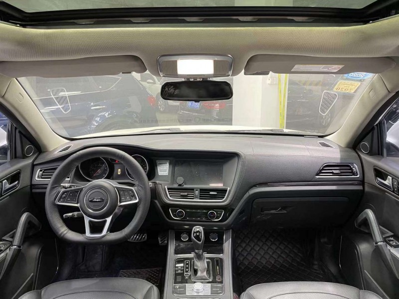 成都18年众泰T6006