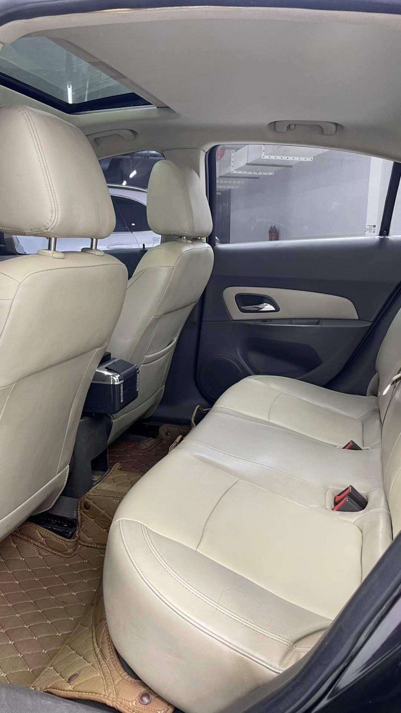 成都15年雪佛兰科鲁兹8