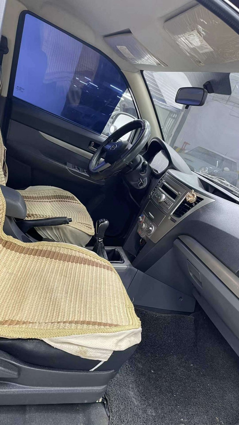 成都18年中兴威虎8