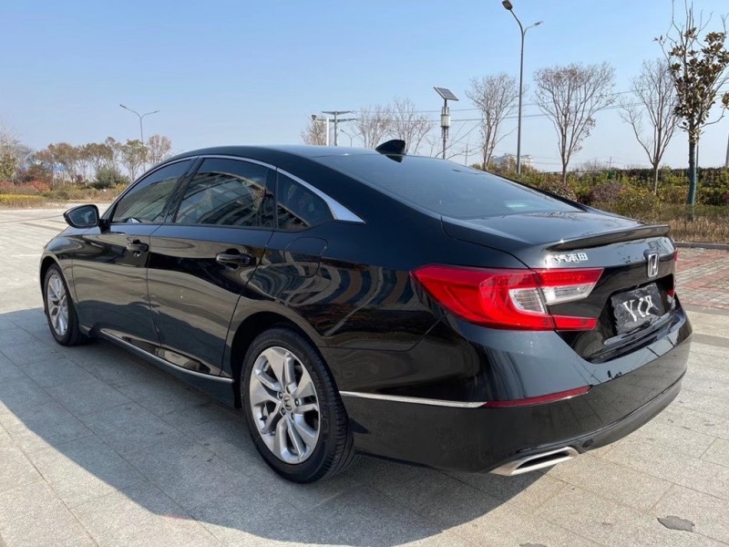 盐城19年本田雅阁4