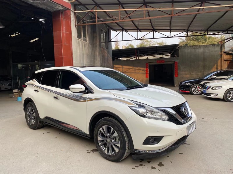 成都19年日产楼兰2