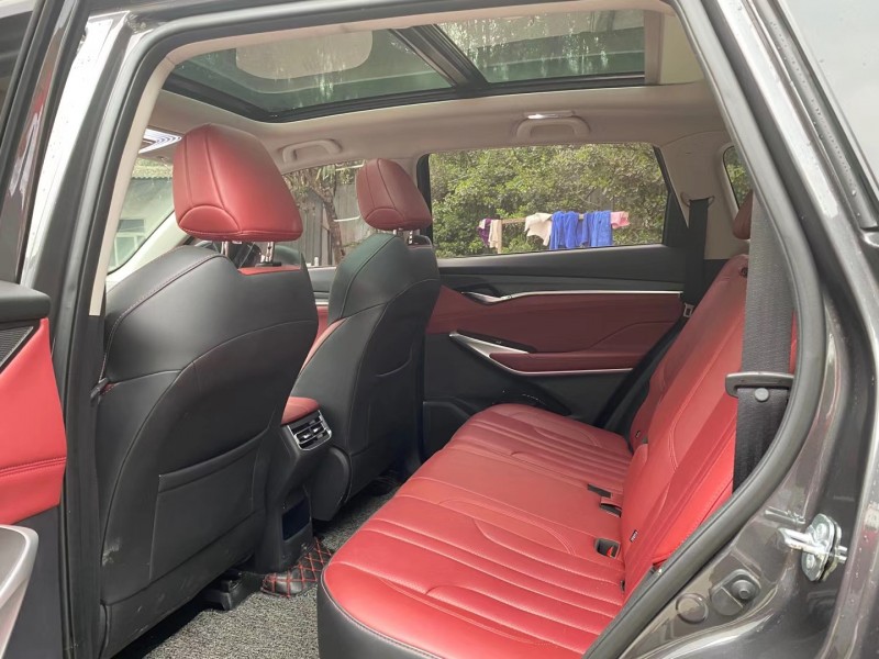 成都19年长安汽车长安CS756