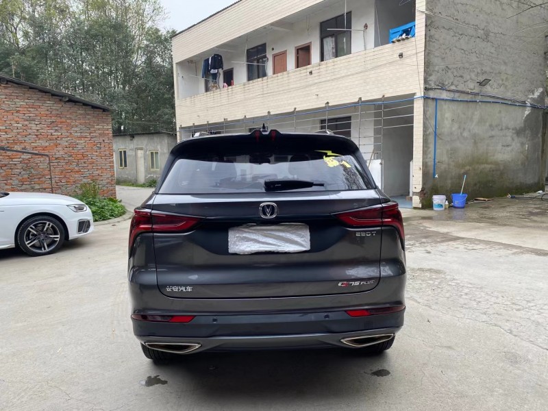 成都19年长安汽车长安CS759