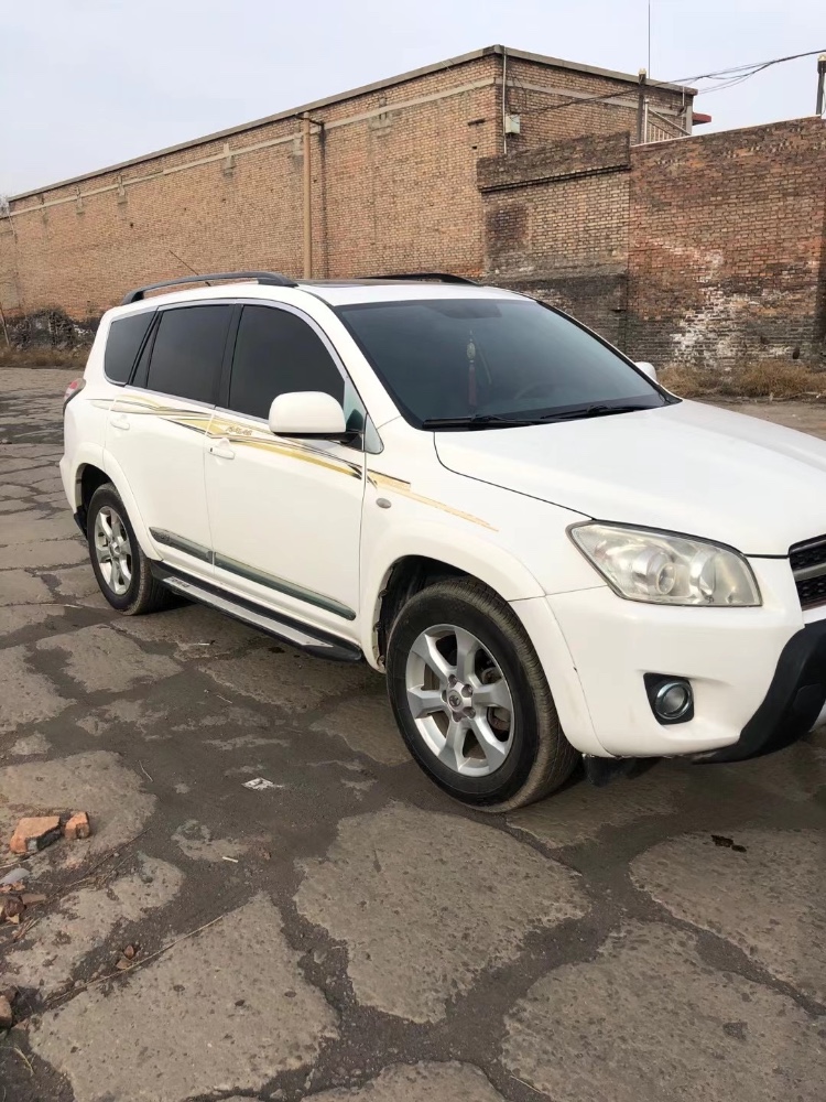 太原09年豐田RAV42