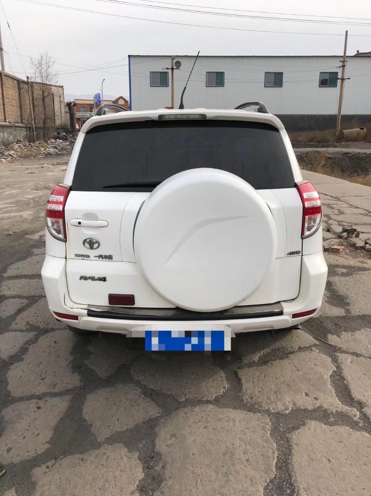 太原09年豐田RAV44