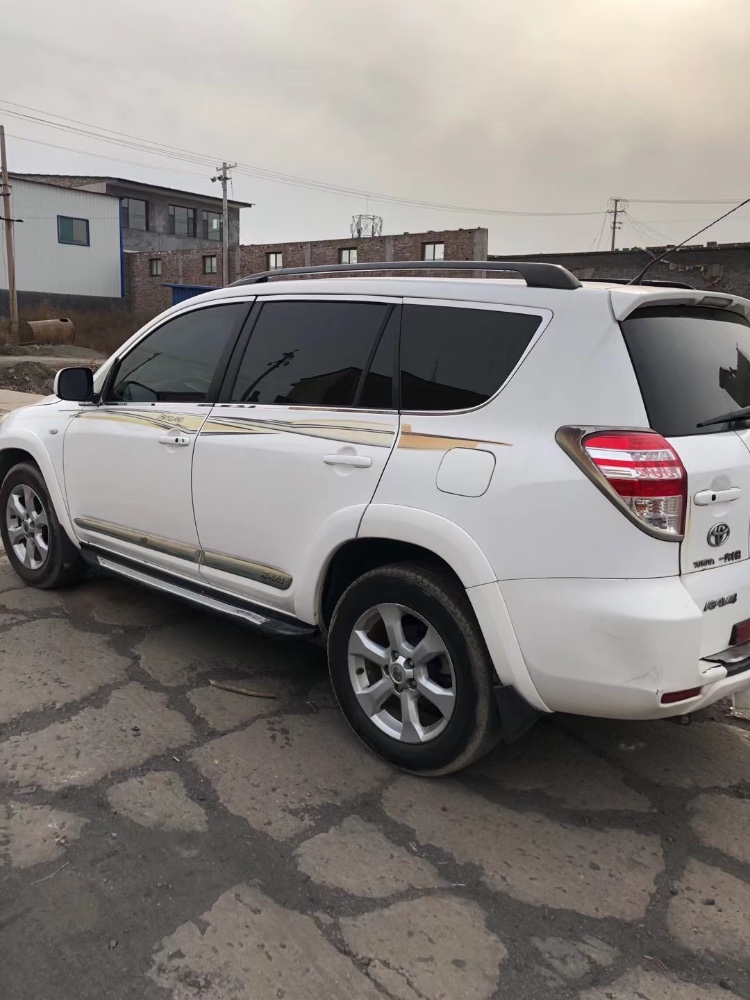 太原09年豐田RAV45