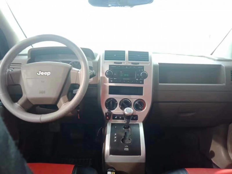 包頭08年Jeep指南者6