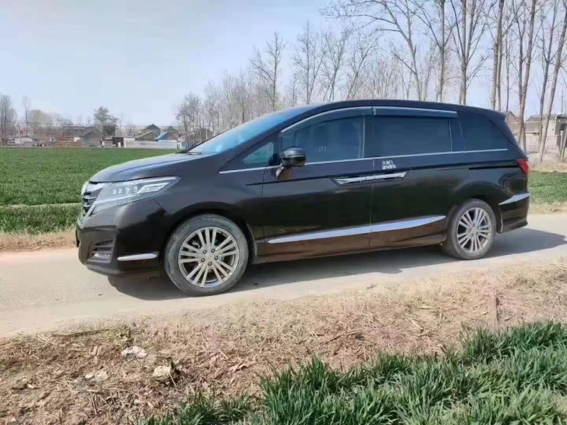 青岛17年本田艾力绅7