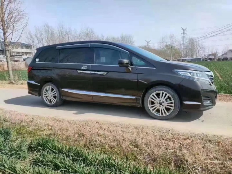 青岛17年本田艾力绅6