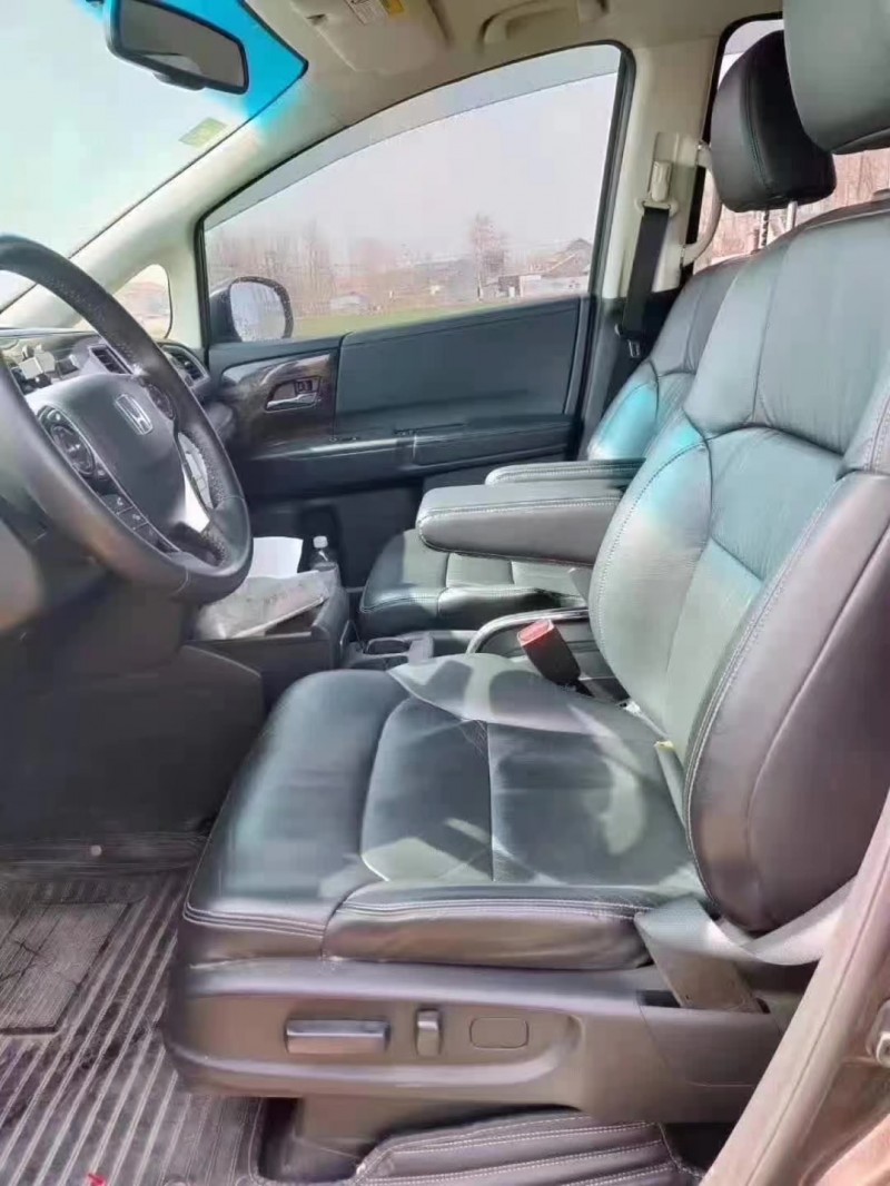 青岛17年本田艾力绅5