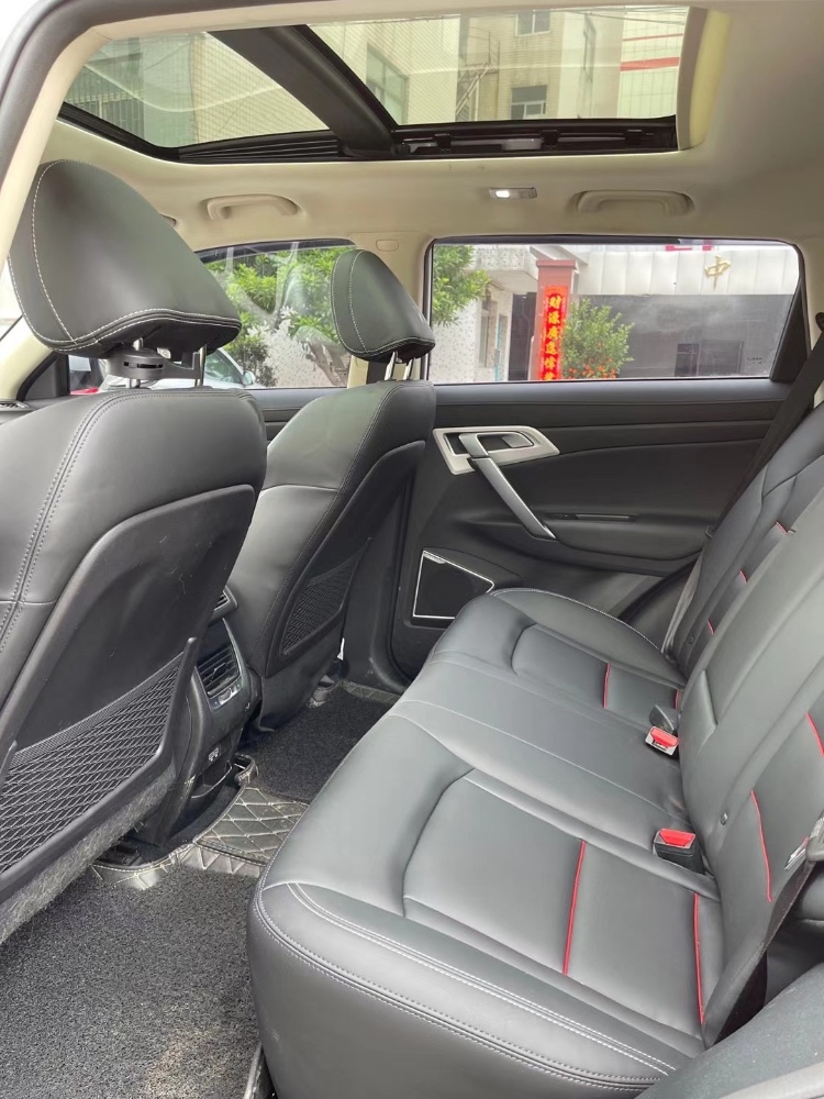 中山18年吉利博越5