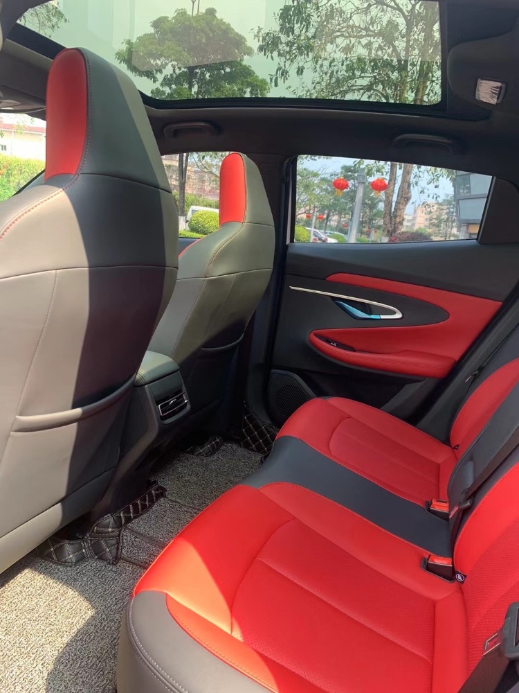 中山20年长安汽车致尚7