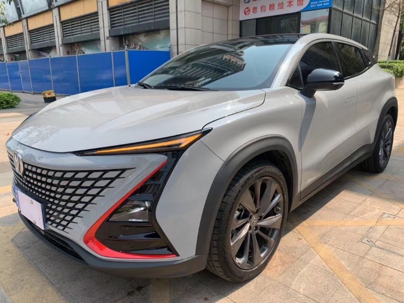 中山20年长安汽车致尚2