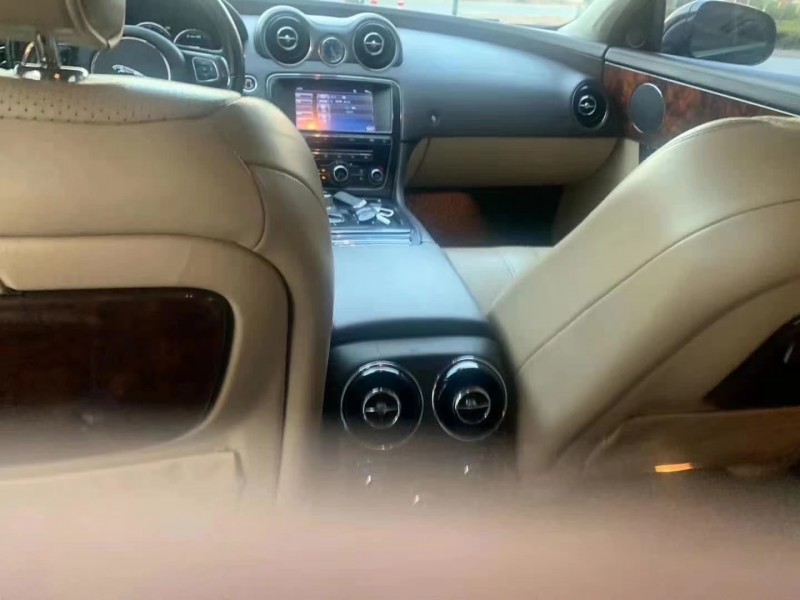 鎮江11年捷豹XJ6