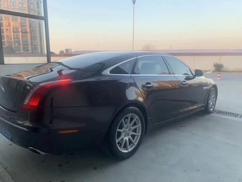 鎮江11年捷豹XJ8