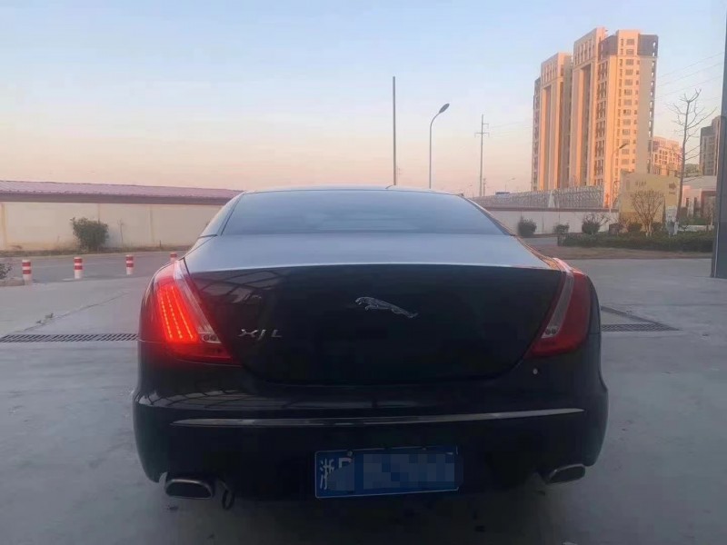 鎮江11年捷豹XJ9
