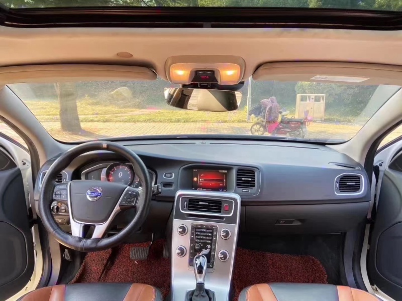 潍坊17年沃尔沃V606