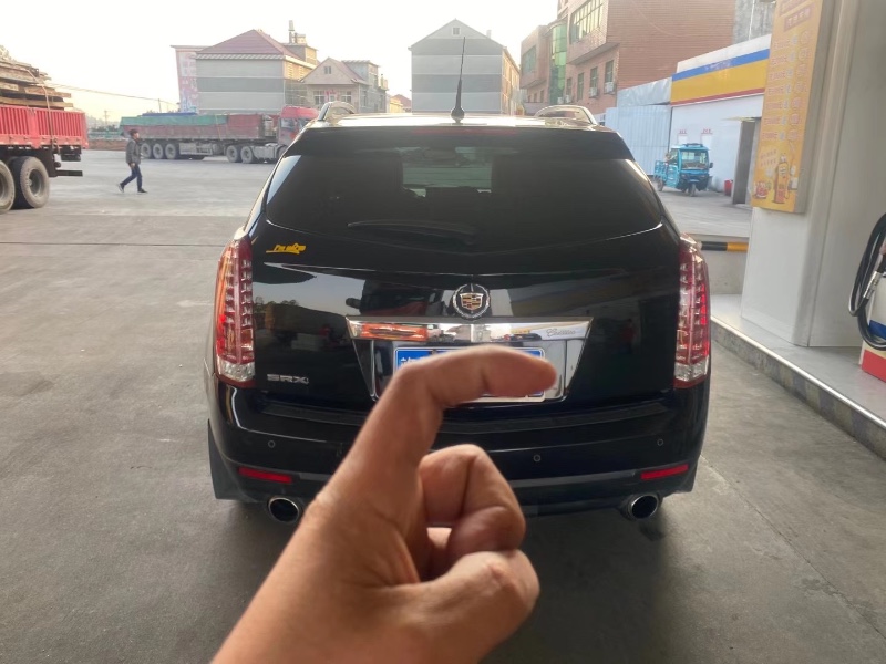 武汉12年凯迪拉克SRX5