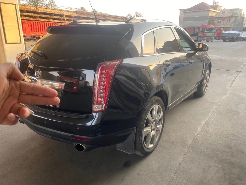 武汉12年凯迪拉克SRX6