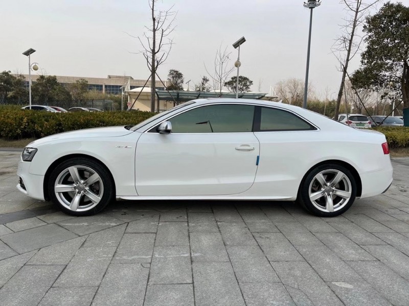 盐城12年奥迪A52