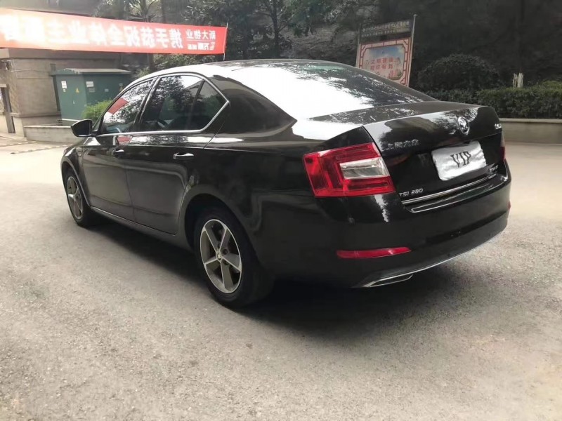 成都15年斯柯達明銳7