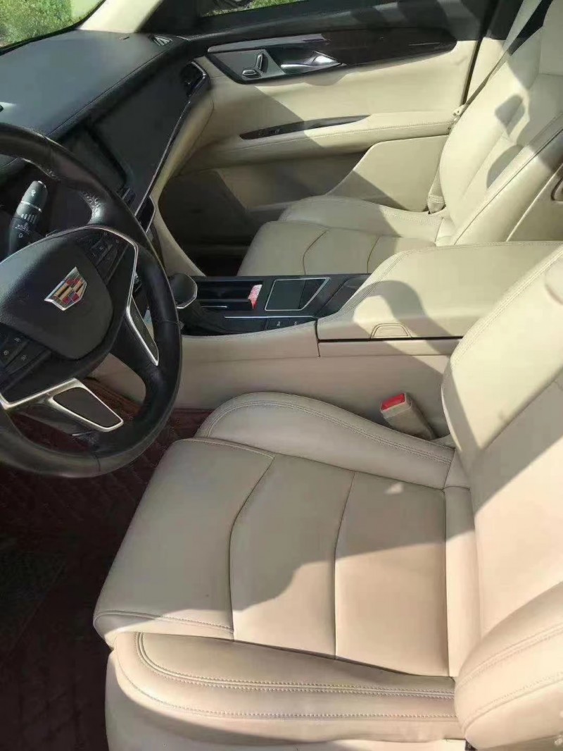 北京17年凯迪拉克CT64