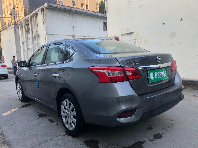 深圳20年日产轩逸3